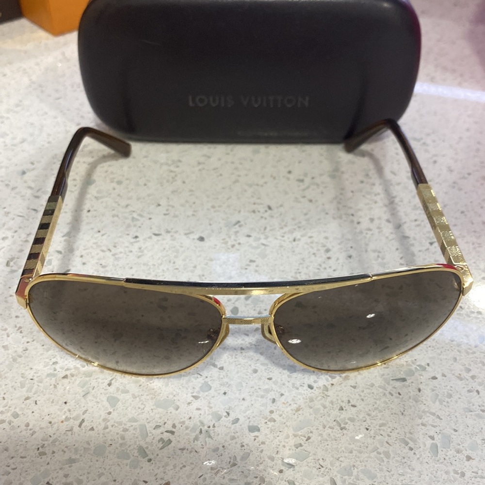 Louis Vuitton Aviator sunglasses - Picture 5 of 16